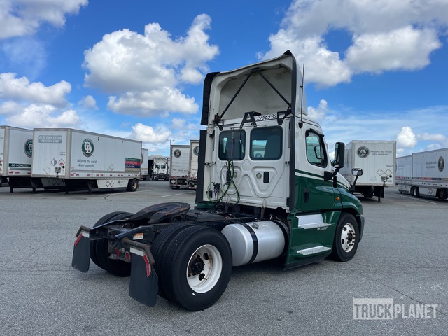 CAMIóN 2016 FREIGHTLINER