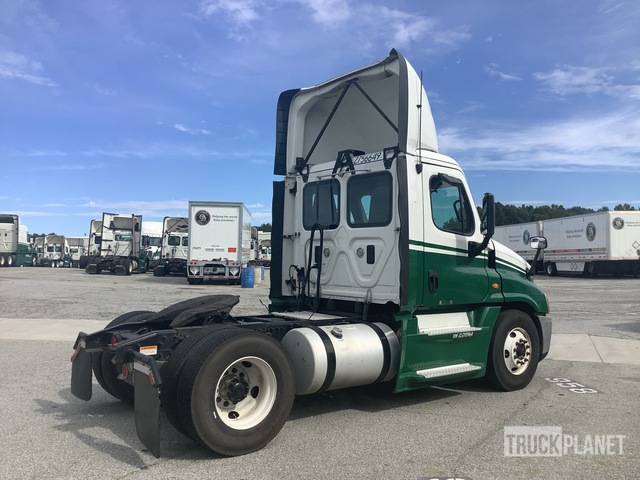 CAMIóN 2016 FREIGHTLINER