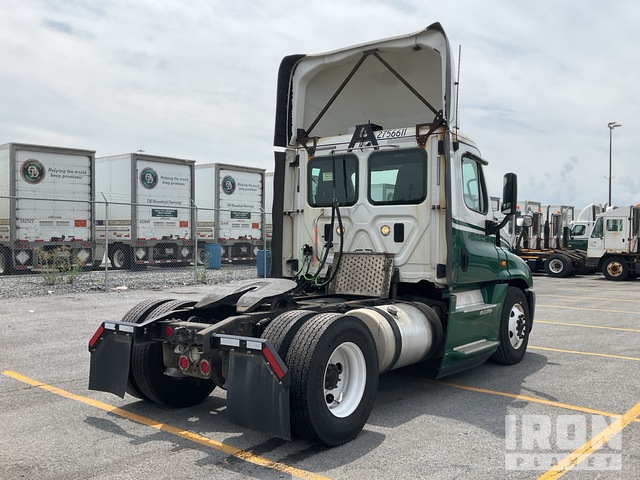 CAMIóN 2016 FREIGHTLINER