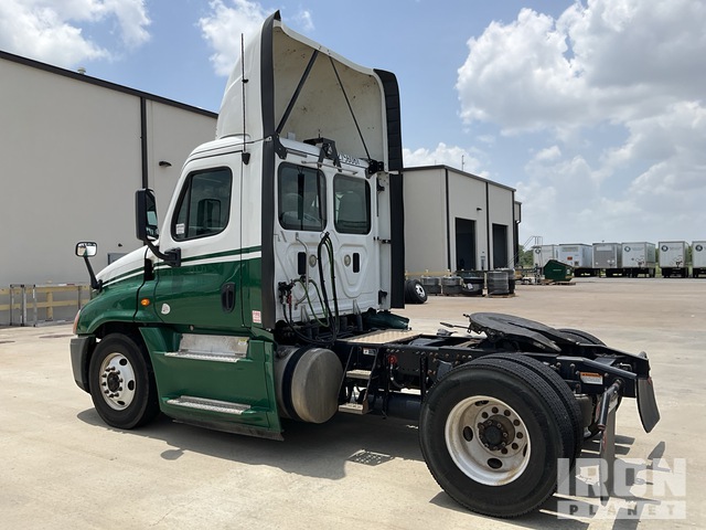 CAMIóN 2016 FREIGHTLINER