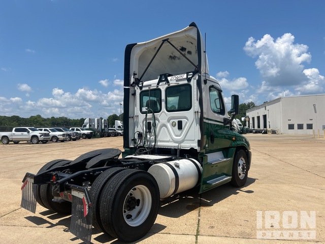 CAMIóN 2016 FREIGHTLINER
