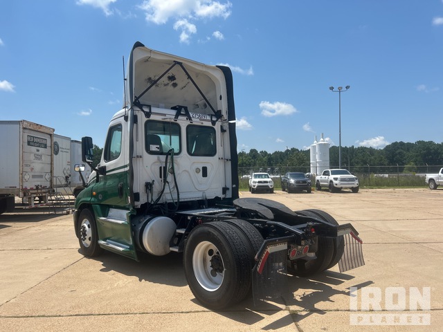 CAMIóN 2016 FREIGHTLINER