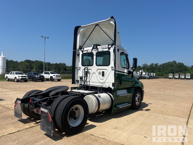CAMIóN 2016 FREIGHTLINER