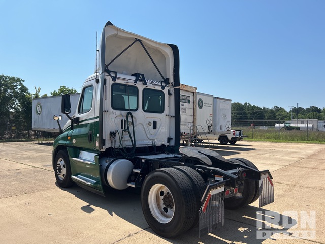 CAMIóN 2016 FREIGHTLINER