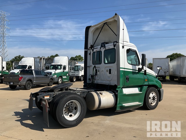 CAMIóN 2016 FREIGHTLINER