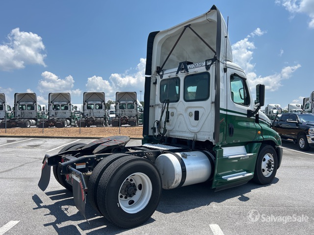 CAMIóN 2016 FREIGHTLINER