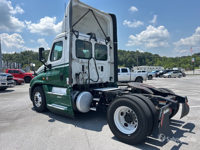 CAMIóN 2016 FREIGHTLINER