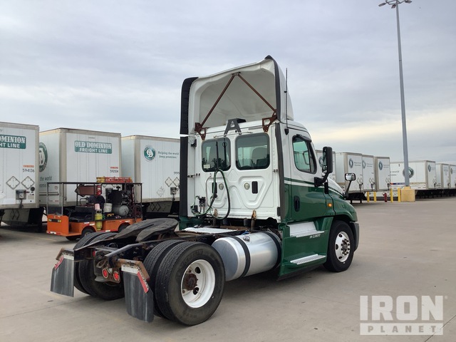 CAMIóN 2016 FREIGHTLINER
