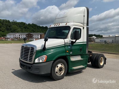 2016 Freightliner Cascadia 125 4x2 Day Cab Truck Tractor