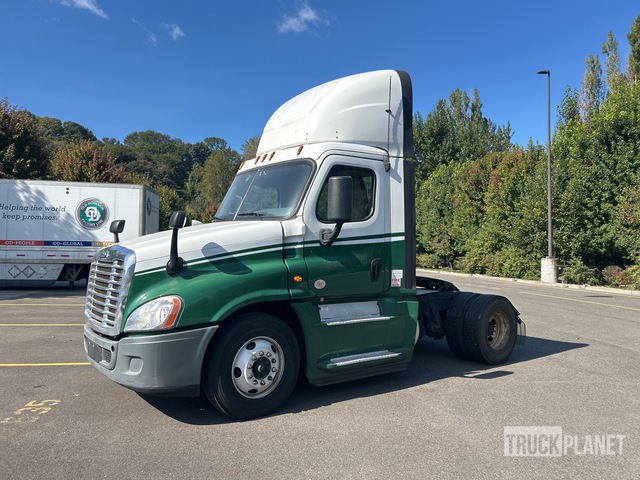 CAMIóN 2016 FREIGHTLINER