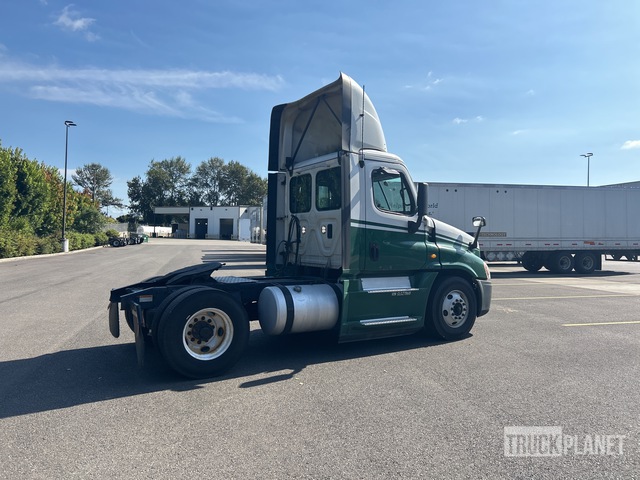 CAMIóN 2016 FREIGHTLINER