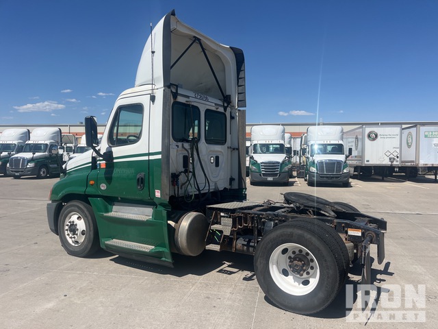 CAMIóN 2016 FREIGHTLINER