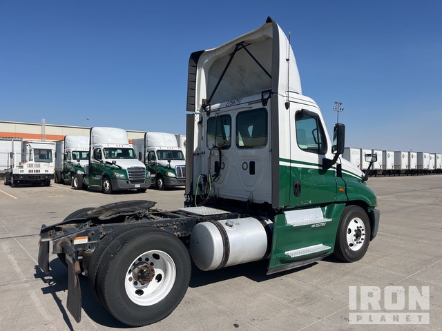 CAMIóN 2016 FREIGHTLINER