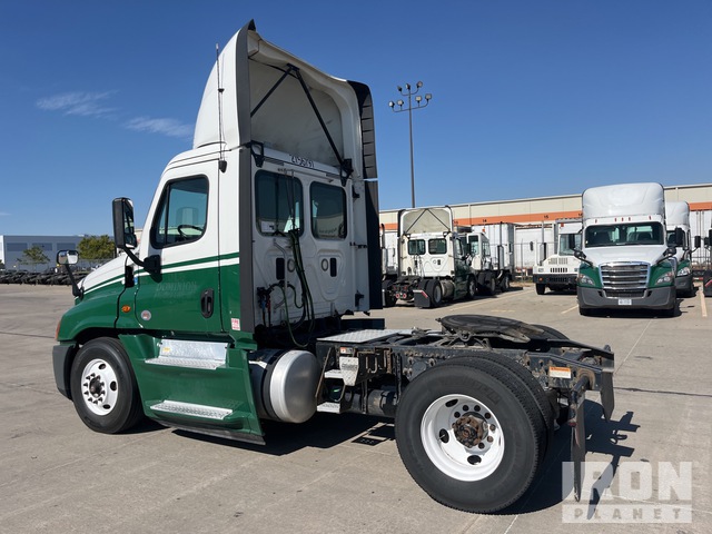 CAMIóN 2016 FREIGHTLINER