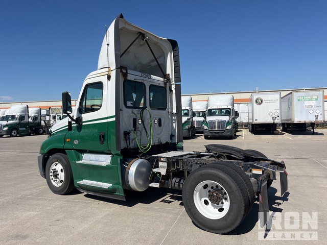 CAMIóN 2016 FREIGHTLINER