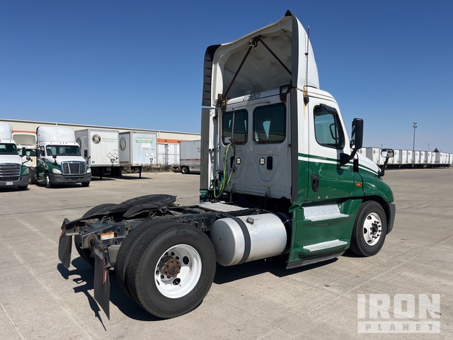 CAMIóN 2016 FREIGHTLINER