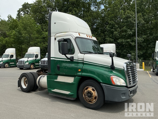 CAMIóN 2016 FREIGHTLINER