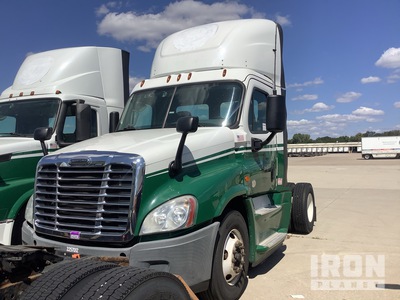 2017 Freightliner Cascadia 125 4x2 Cabeza Tractora Cabina Corta (Inoperable)
