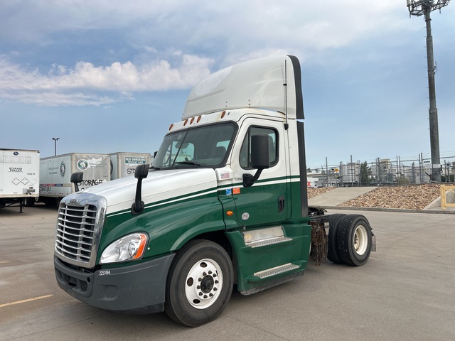 2017 Freightliner Cascadia 125 4x2 S/A Day Cab Truck Tractor