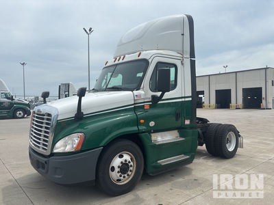 2017 Freightliner Cascadia 125 4x2 トラックトラクター（S/A）