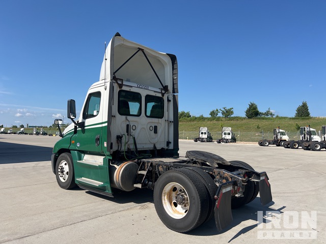CAMIóN 2017 FREIGHTLINER