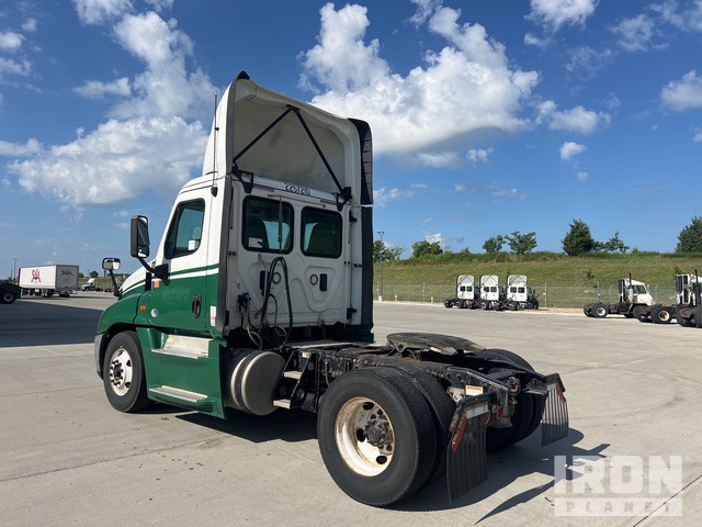 CAMIóN 2017 FREIGHTLINER