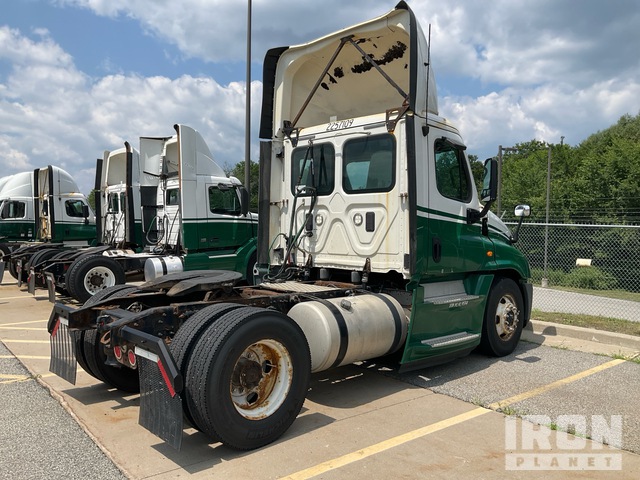 CAMIóN 2017 FREIGHTLINER