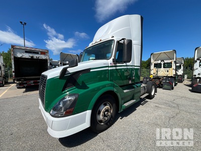 2015 Volvo VNL 4x2 Day Cab Truck Tractor