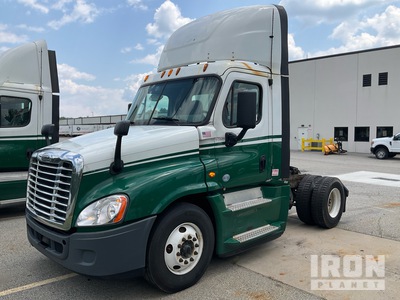 2015 Freightliner Cascadia 125 4x2 S/A Day Cab Truck Tractor