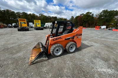 2019 Gehl R105 Chargeuse à direction à glissement