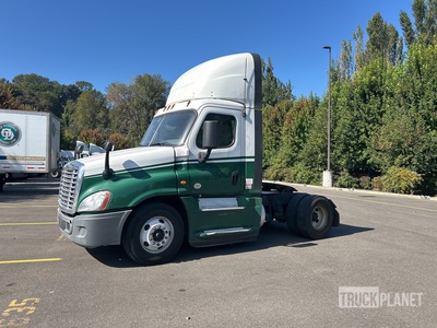 2015 Freightliner Cascadia 125 4x2 S/A Day Cab Truck Tractor