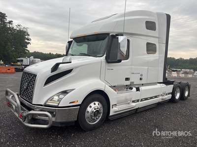 2020 Volvo VNL760 6x4 T/A Sleeper Truck Tractor