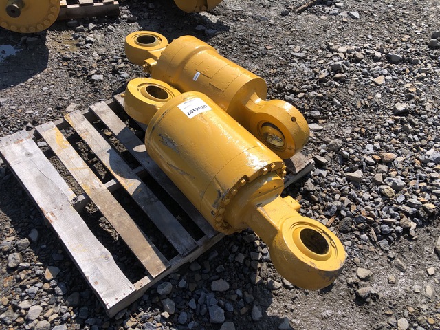 Quantity of (2) Cat 785B/C Rear Suspension Cylinders - Fits CAT 785B