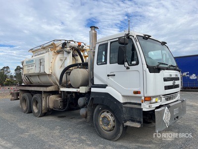 2006 Nissan UD CW445 6x4 w/ 2017 Airvaxx RT10-DGR 10400 L Vacuum Excavator Truck