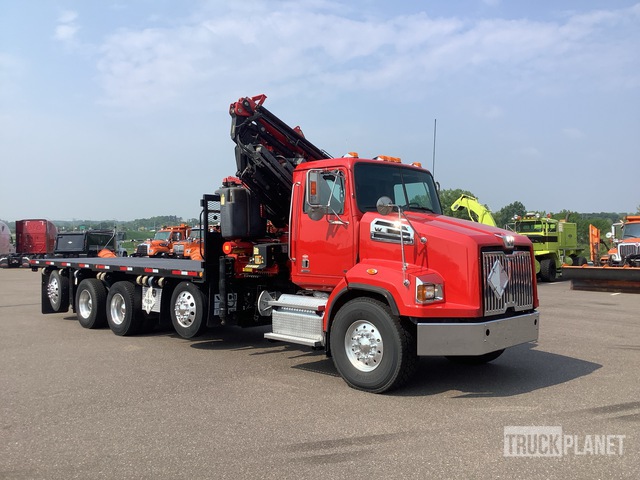 GRúA ARTICULADA 2014 WESTERN STAR FASSI