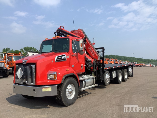 GRúA ARTICULADA 2014 WESTERN STAR FASSI