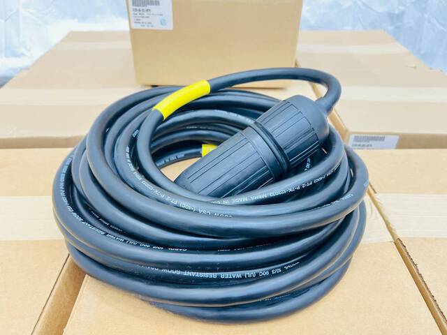Quantity of (10) 20 Amp Hubbell Twist Lock NEMA L5-20 Power Cords (Unused) Quantity of (10) 20 Amp Hubbell Twist Lock NEMA L5-20 Power Cords (Unused)