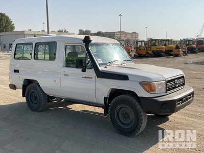 2014 Toyota Land Cruiser 78R 4x4 SUV