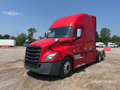 2018 Freightliner Cascadia 126 6x4 T/A Slaapcabine Trekker