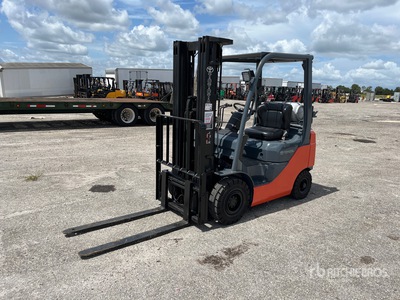 2017 Toyota 8FGU15 2500 lb Pneumatic Tire Montacargas