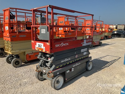 2017 Skyjack SJ 3226 منصة رفع متحركة