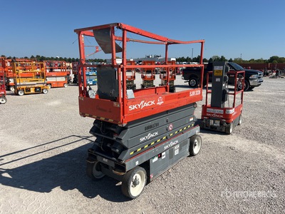 2015 Skyjack SJ 3226 Electric Piattaforma aerea verticale