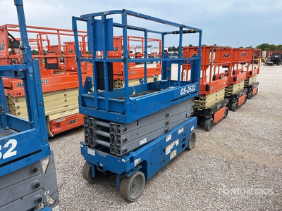 2013 Genie GS-2632 Electric Scissor Lift