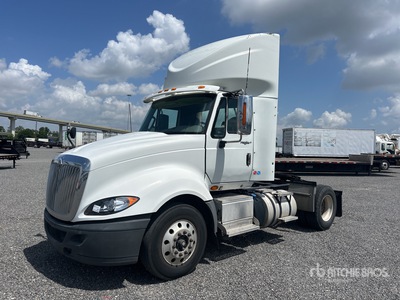 2014 International ProStar+ 122 4x2 Day Cab Prime Mover