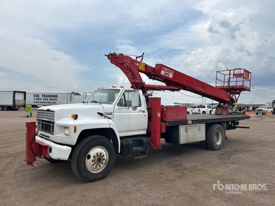 Elliott H70 70 ft on 1993 Ford F-800 4x2 Bucket Truck
