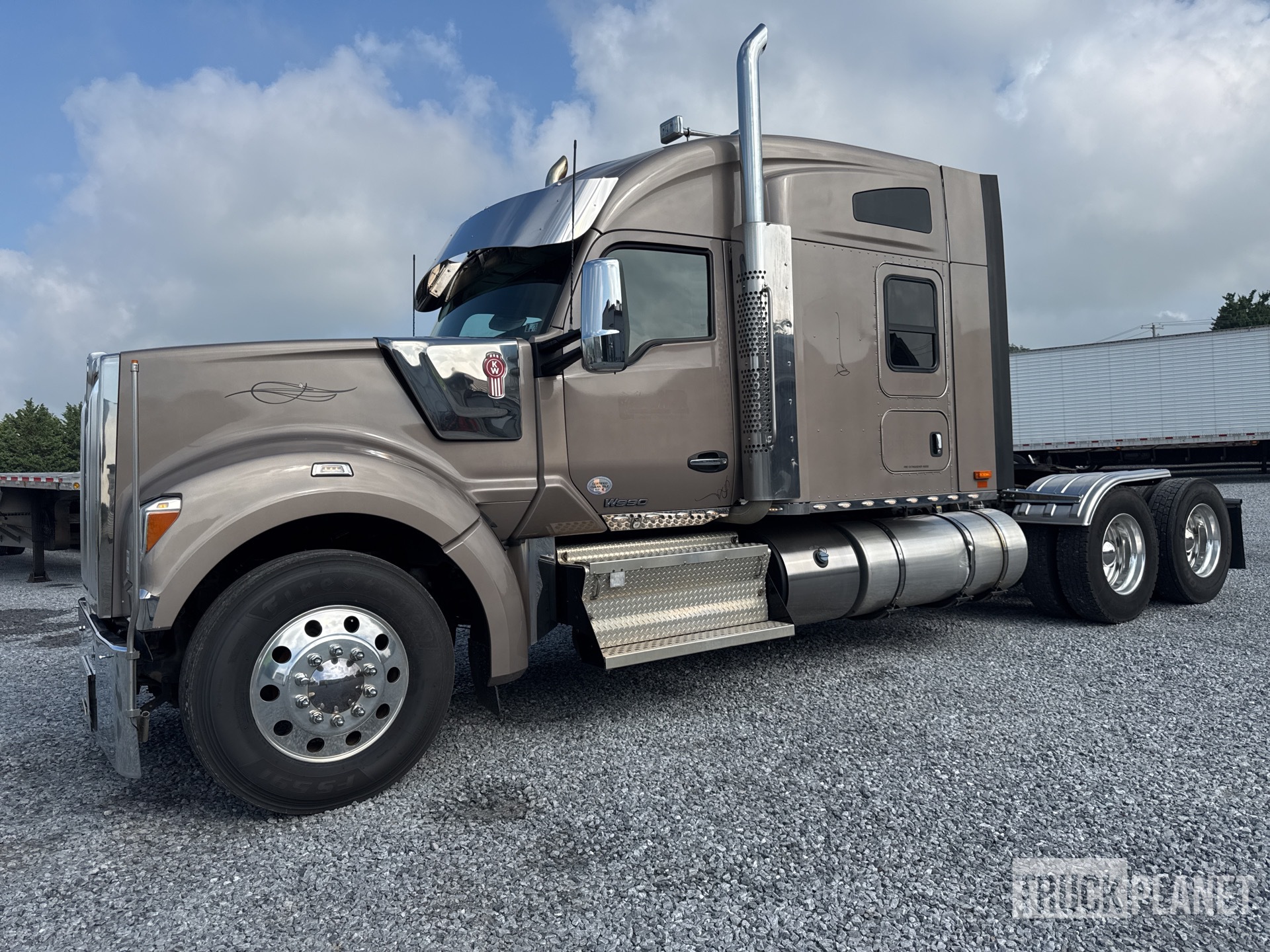 HO 1:87 TSH 630 Kenworth 900L Tandem Axle Tractor - Yellow/Brown - Foto 13