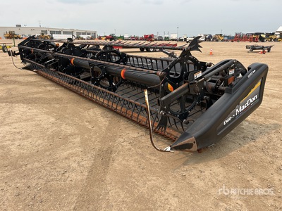 2010 MacDon D60-S 30 ft Draper Combine Header