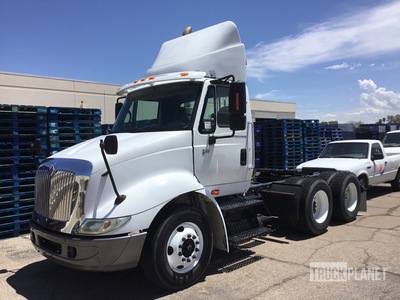 2005 International 8600 6x4 6x4 3-Achs Sattelzugmaschine (Inoperable)