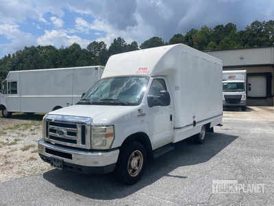 2009 Ford E-250 Fourgon cargo