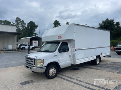 2008 Ford E-250 4x2 Samochód dostawczy